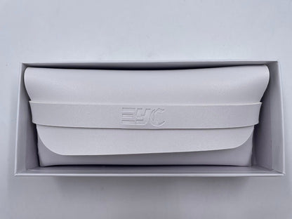 "Luxe" in Tortoiseshell Sunglasses